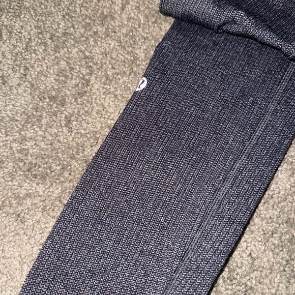 Lululemon leggings with pockets - Picture 5 of 6